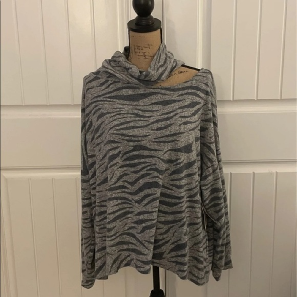 Women’s Open Shoulder Sweater